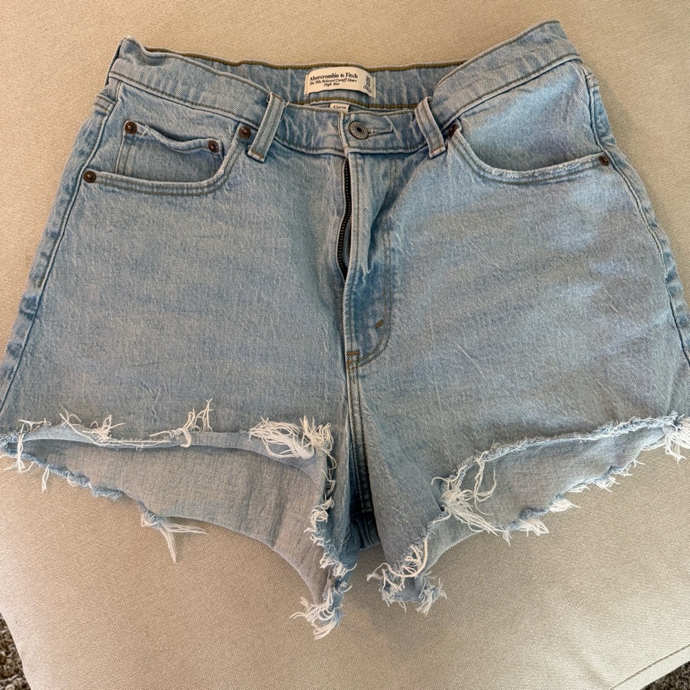 Abercrombie relaxed 90s shorts